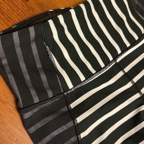 Ivivva by lululemon athletic cropped leggings size 14 - Picture 5 of 8